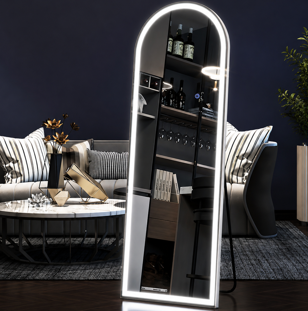 Curved Luminous Mirror